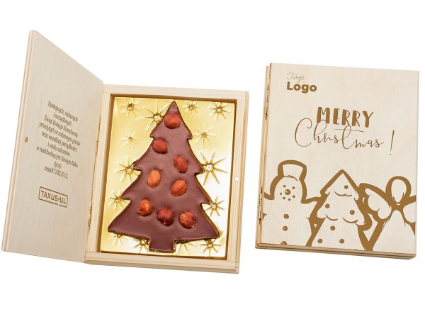 choinka z orzechami laskowymi