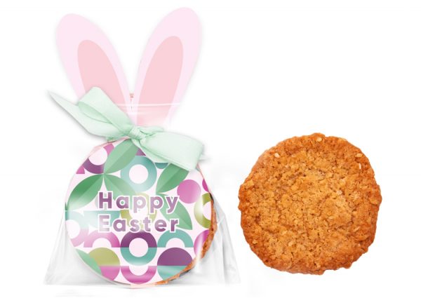 ciastko w kształcie króliczka na wielkanoc z logo